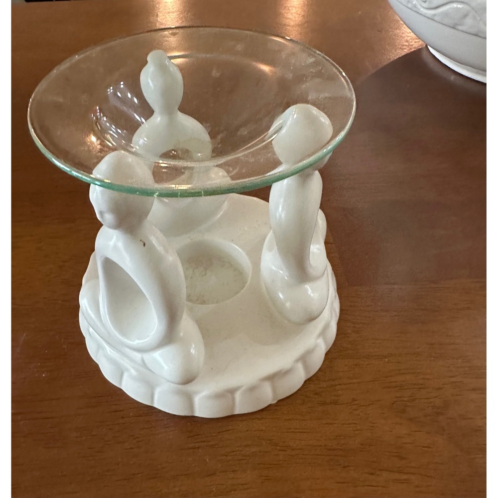 PartyLite Kindred Spirits White Porcelain Oil Warmer Tealight Candle Holder